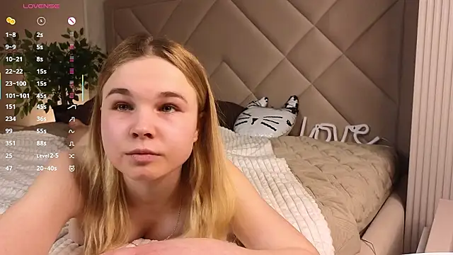 OdetteHarwick live sex cam