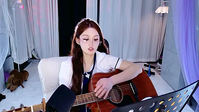 Dancer_Lucky-Nini live sex cam