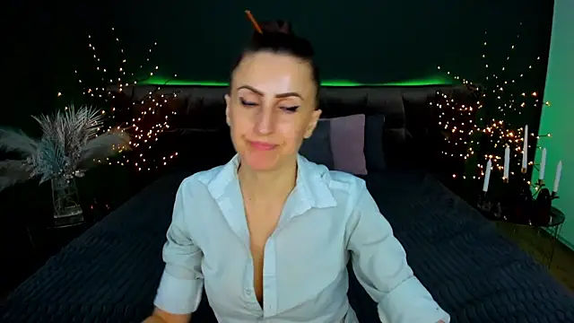 Rebecca_Diamond's cam snapshot