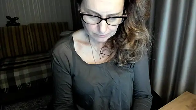 lauraoven's cam snapshot