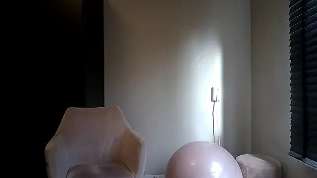 avajade's cam snapshot