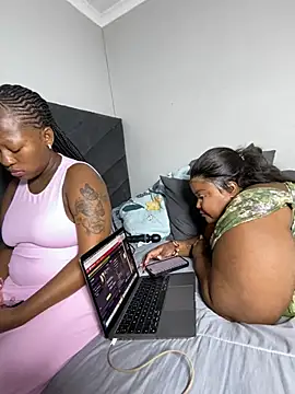 MissLola27's cam snapshot