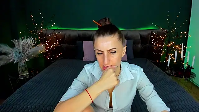 Rebecca_Diamond's cam snapshot