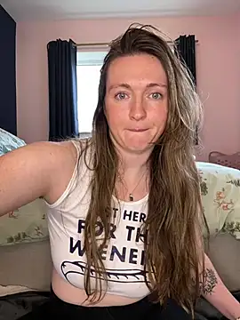 BustyBonnieUK's cam snapshot