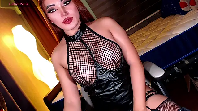 Creamycum_celinexx's cam snapshot