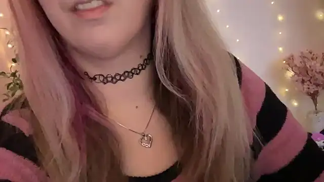 JustKerry's cam snapshot