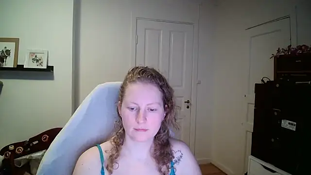 Girlnina-1995's cam snapshot