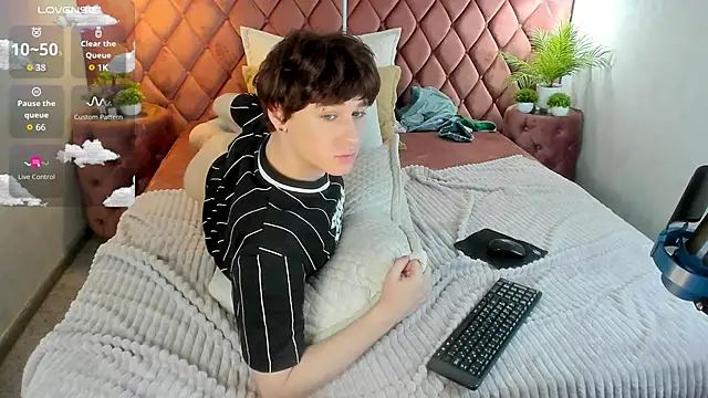 _YummyTony_ live sex cam