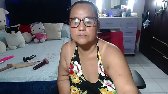 pervert_mommy_'s cam snapshot