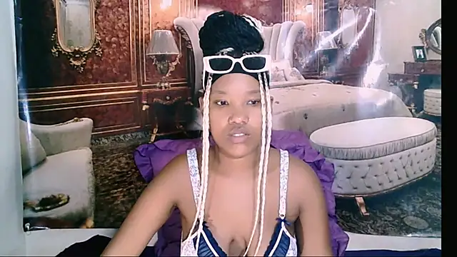 EroticSexyPrada's cam snapshot