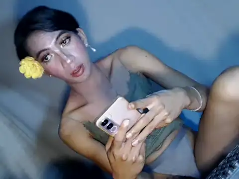 xyourdreamtrans's cam snapshot