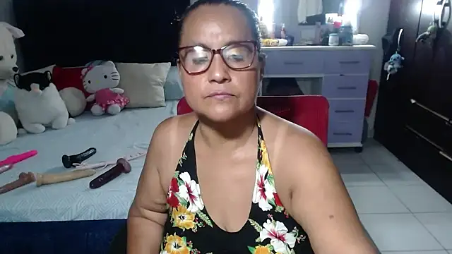 pervert_mommy_'s cam snapshot