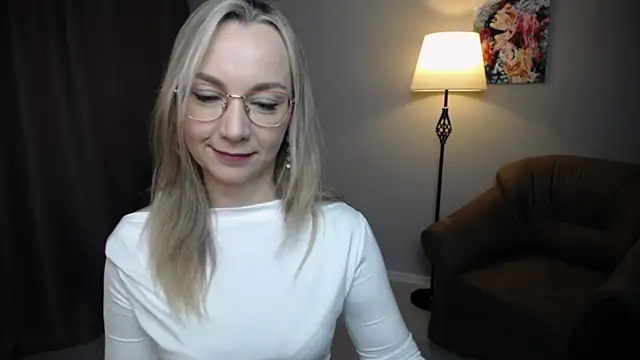 Ava_Elior's cam snapshot