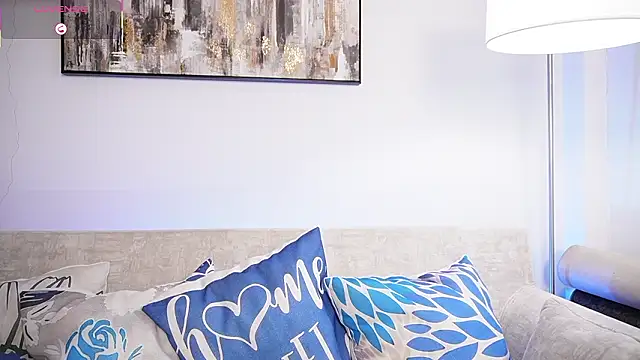 Sara_Charmy's cam snapshot