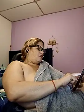 EllisW8's cam snapshot