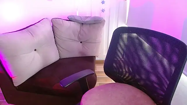 milfrousse's cam snapshot