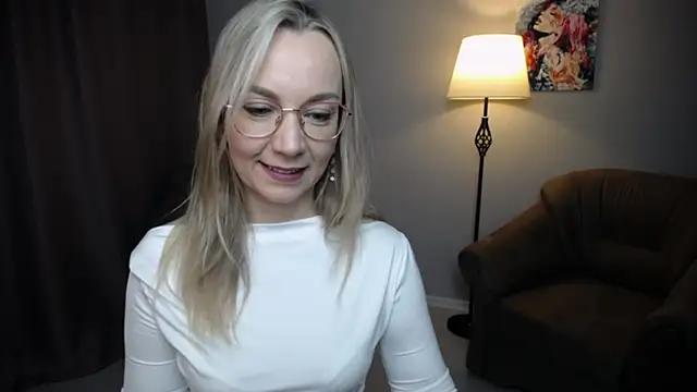 Ava_Elior's cam snapshot