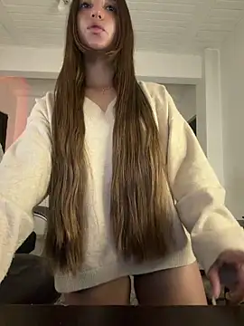 aly_golden_'s cam snapshot