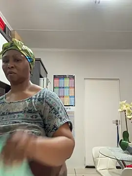 Bootyliciouse21X's cam snapshot