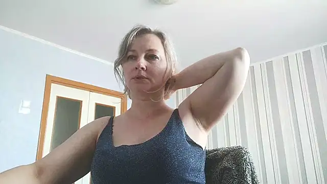 EdithManning's cam snapshot