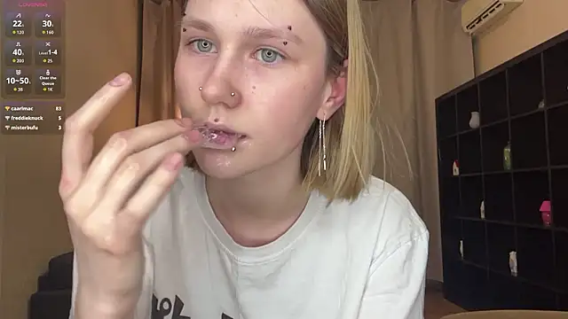 MoiraHavins live sex cam