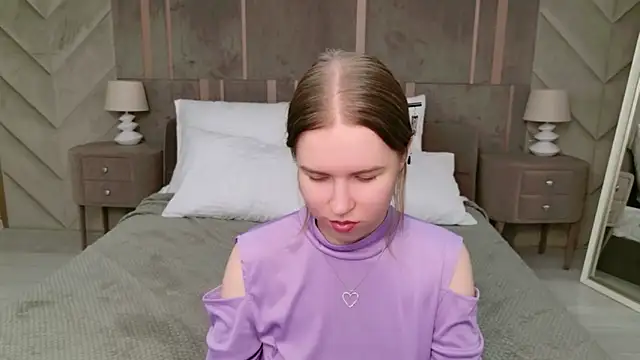 Alida_Brice's cam snapshot