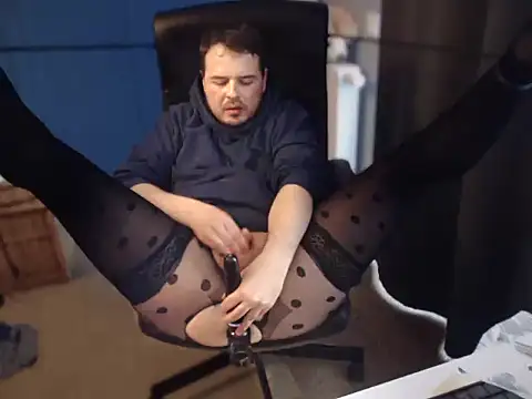 CuteMan33 live sex cam