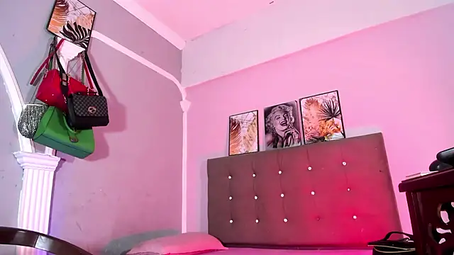 sexy-luna-star-ts live sex cam