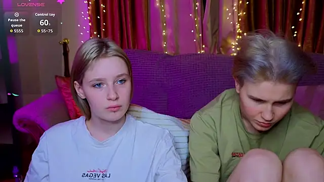 Girls_Fingers's cam snapshot