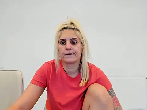 EvelynEvyyy's cam snapshot