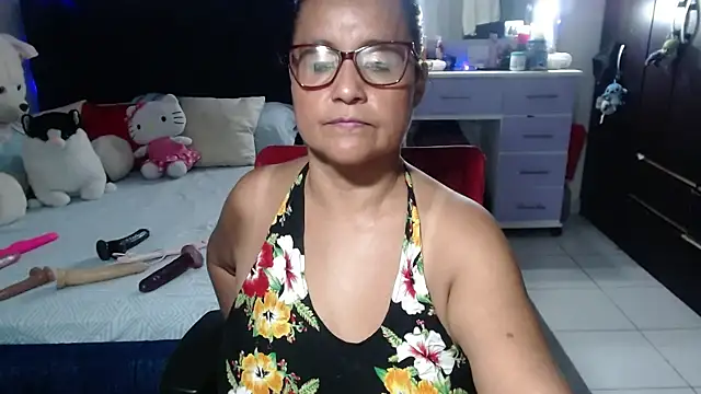 pervert_mommy_'s cam snapshot