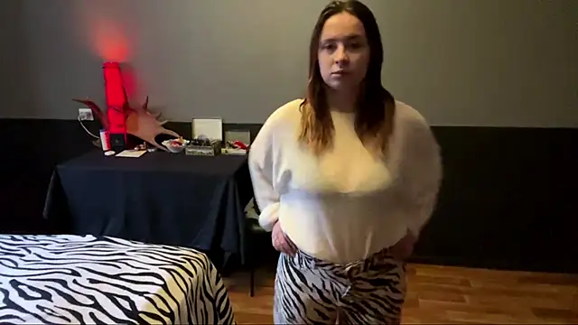 LimbAlice's cam snapshot