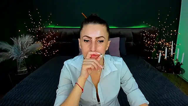 Rebecca_Diamond's cam snapshot