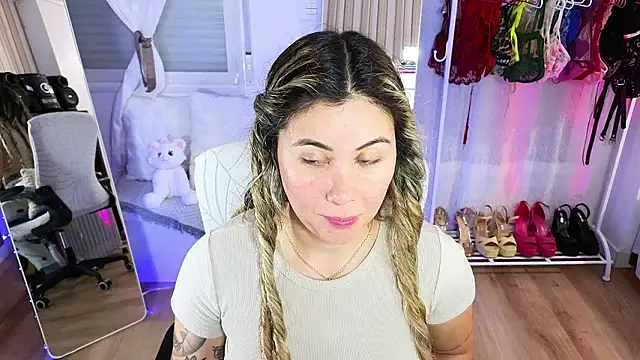 Tawny_cox live sex cam