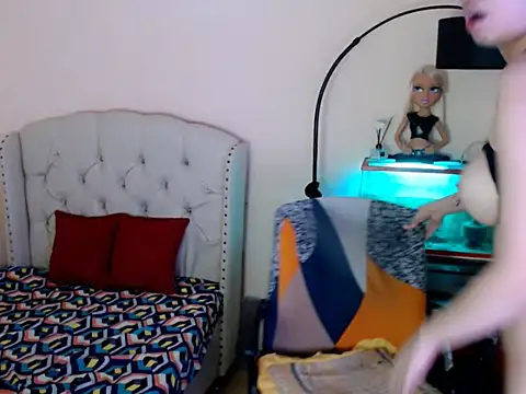 ShantalFoxxy_'s cam snapshot