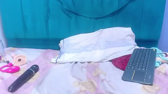 andrea_lopeez's cam snapshot