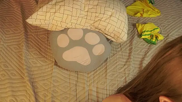 LynHillaire's cam snapshot