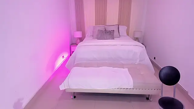 Leah_Grey's cam snapshot