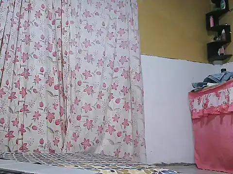 Micha_LustyLuxe's cam snapshot