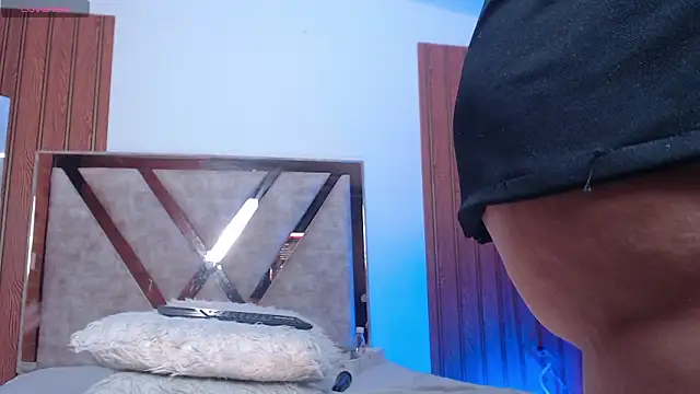 AGATHAA_WHITE's cam snapshot