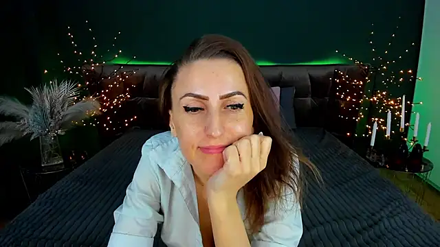 Rebecca_Diamond's cam snapshot