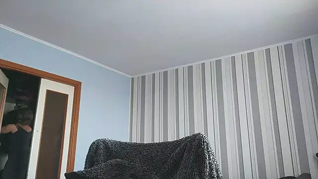 EdithManning's cam snapshot