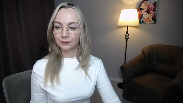 Ava_Elior's cam snapshot