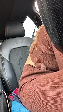 Risky_julia2330's cam snapshot