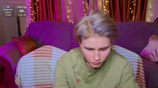 Girls_Fingers's cam snapshot