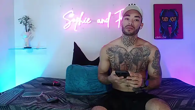 SophieFoxx17's cam snapshot