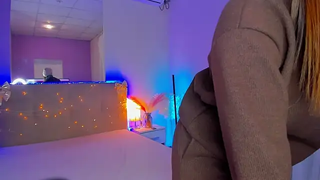 Laura_Leee's cam snapshot