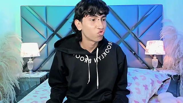 Milan_LewisS live sex cam