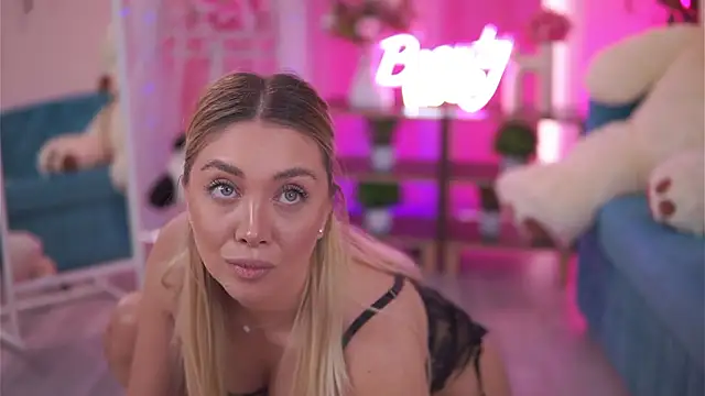 NadyaBlue's cam snapshot