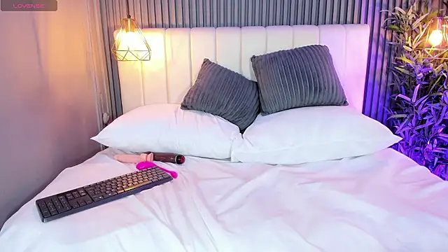 LunaKarther's cam snapshot